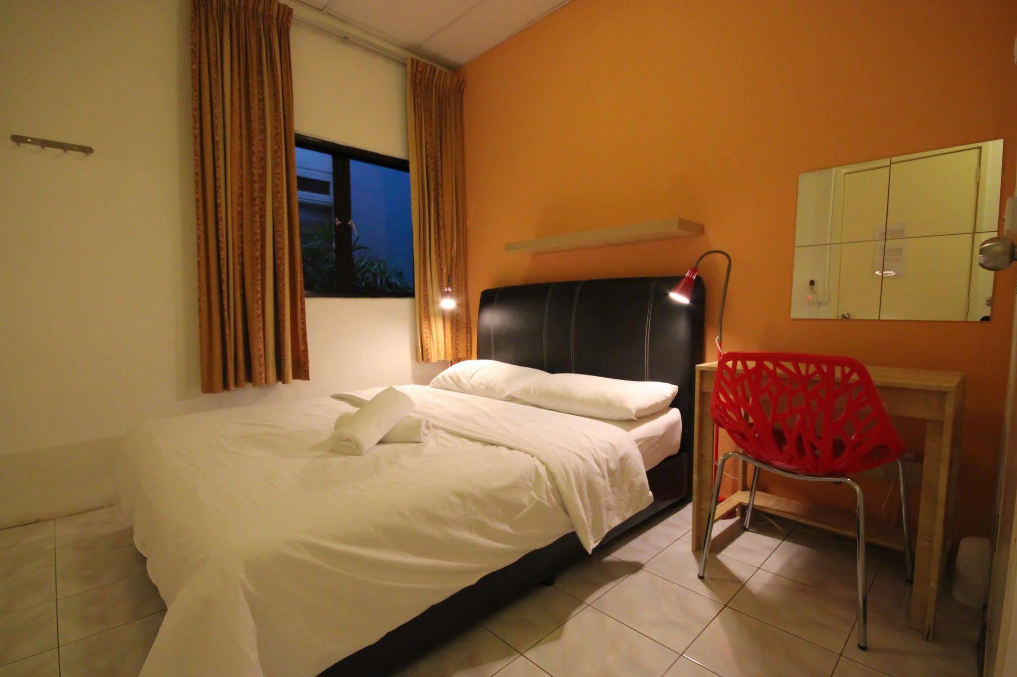 Orange Pekoe Guesthouse Куала Лумпур Екстериор снимка